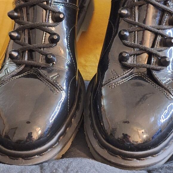Doc Martens Church Stud Boots Size 8 Black Patent Leather Mid Top Evening Party - Picture 8 of 11